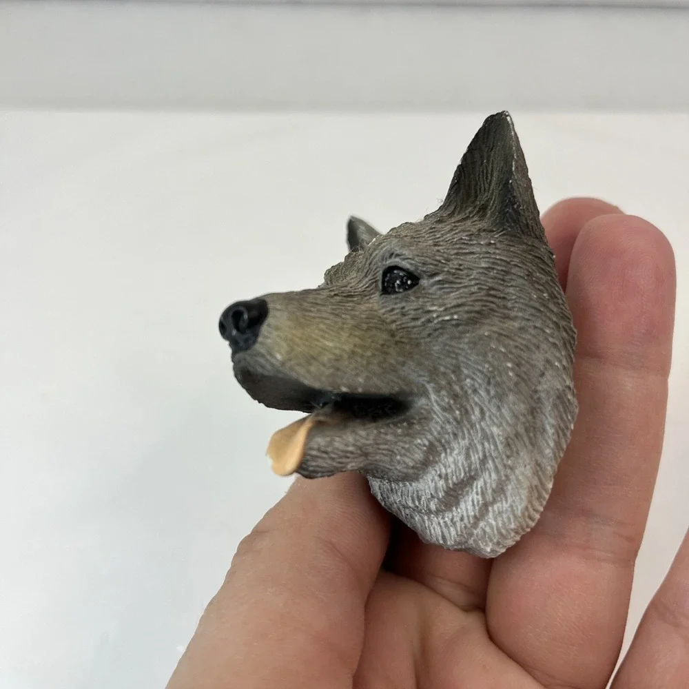 Norwegian Elkhound Magnet Gray Big Head Black Eyes Chip Tongue 2